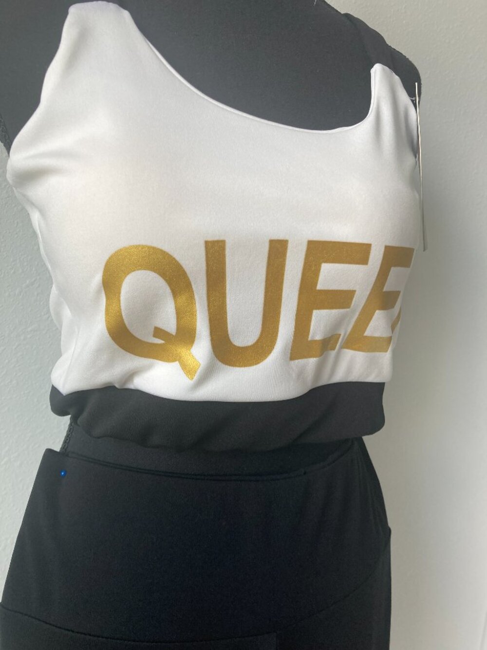 Women's 2-Piece Workout Set – Classic White & Black Queen Logo – NWT